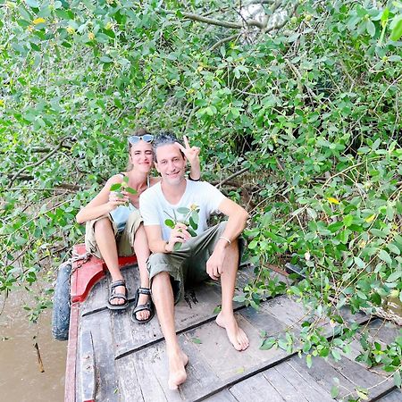 Hide Away Bungalows In Ben Tre City Экстерьер фото